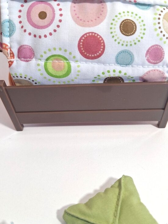 Loving Family Deluxe Parents Bedroom 2007 Bed Pink Robe Furniture Pillows - Picture 10 of 14